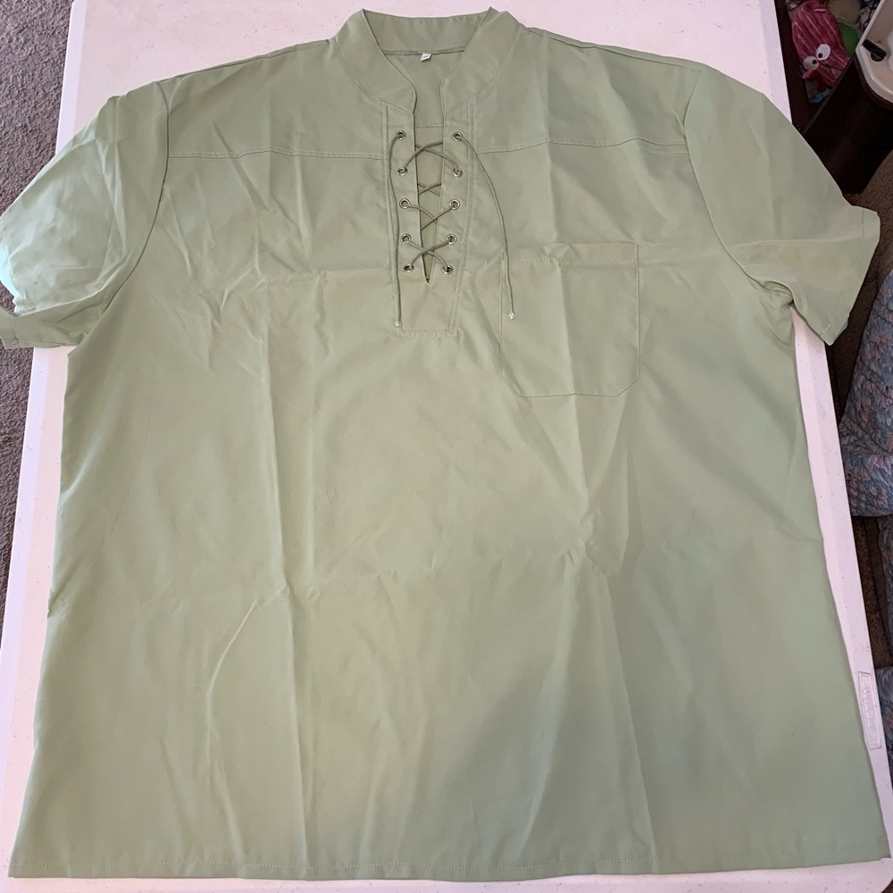 Men’s three XL light green short sleeve laced up front shirt